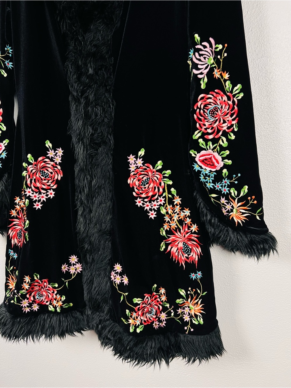 Vintage 90s Betsey Johnson Black Velvet Floral Embroidered Fur Trim Penny Lane - Picture 4 of 12